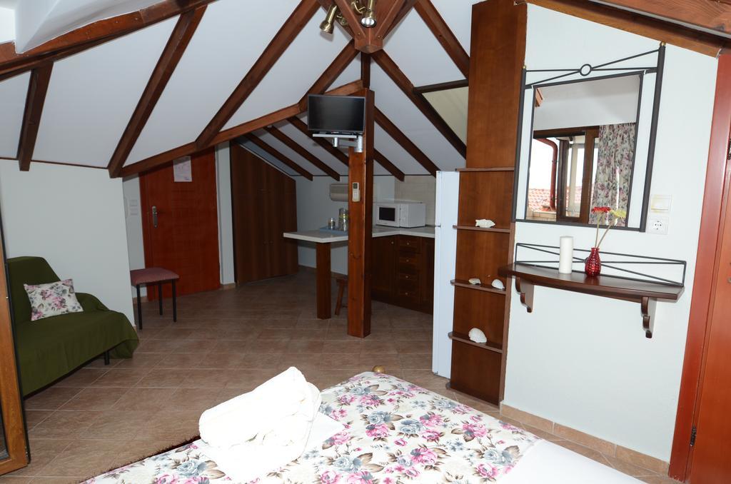 Nostos Rooms Ammouliana Buitenkant foto